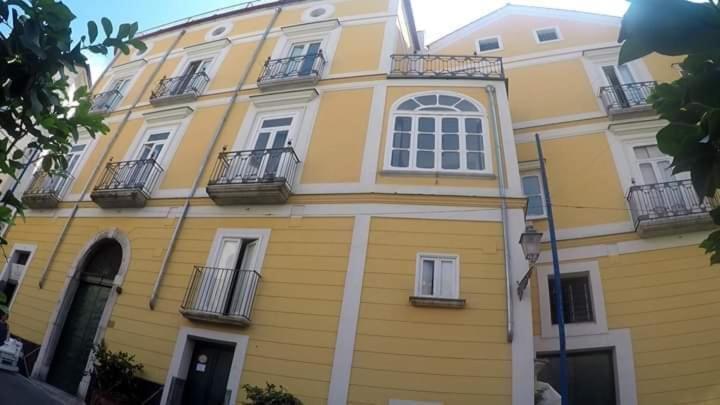 شقة Amalfi Coast Palace In مينوري المظهر الخارجي الصورة