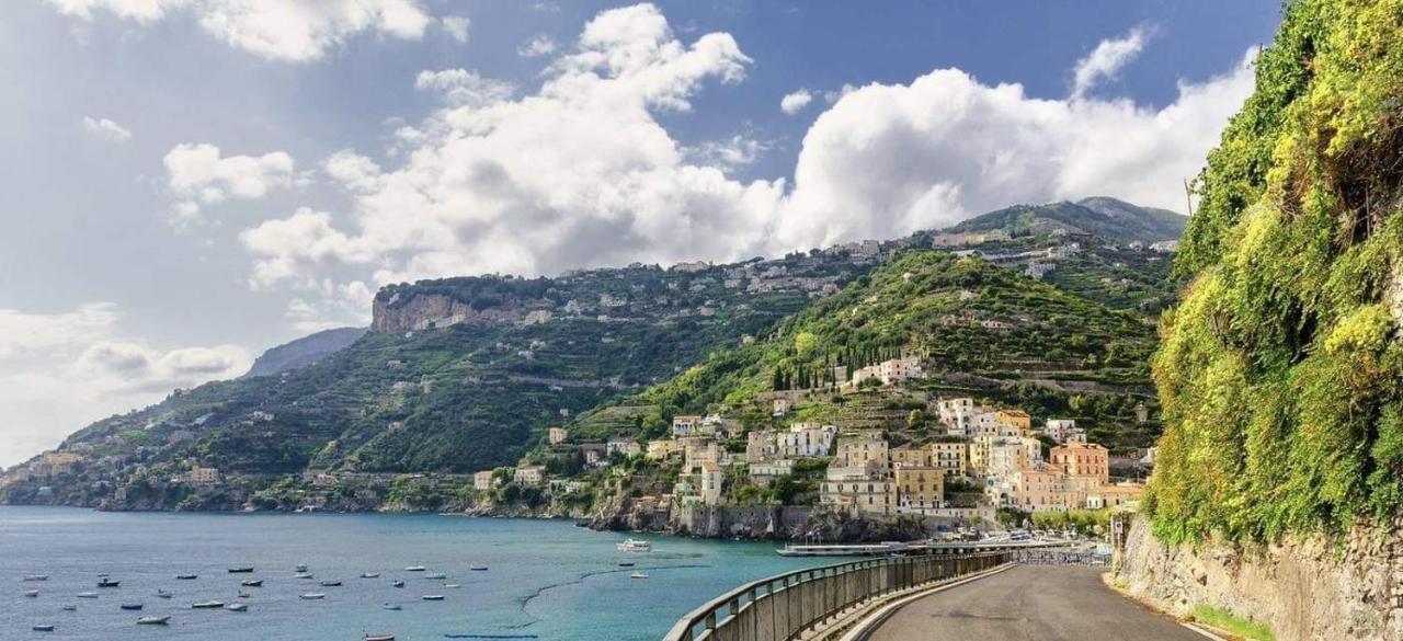 شقة Amalfi Coast Palace In مينوري المظهر الخارجي الصورة
